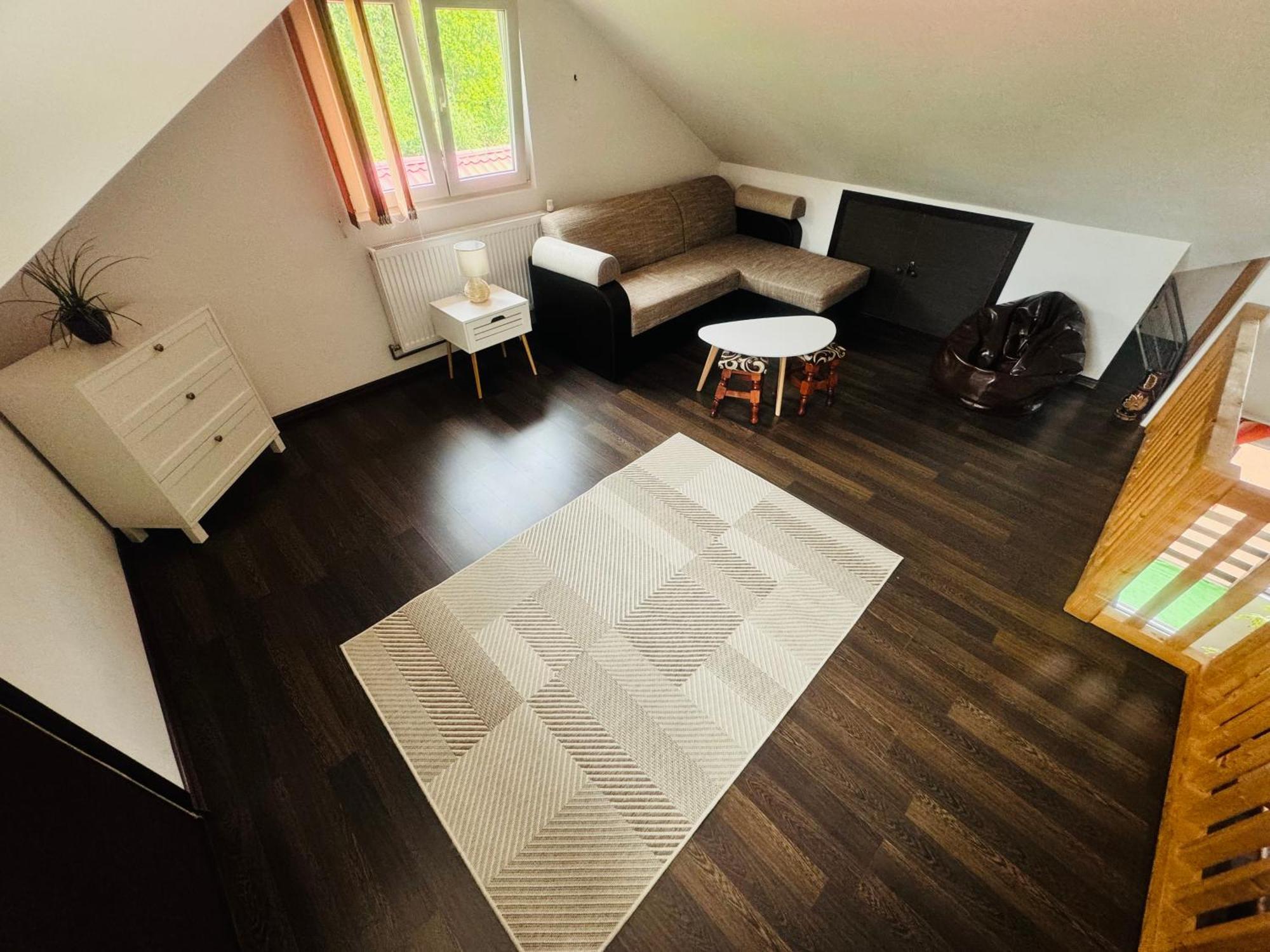 River Apartment Sinaia Exteriör bild